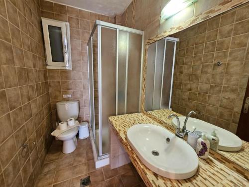 Koupelna v ubytování Corfu Glyfada Apartment 22