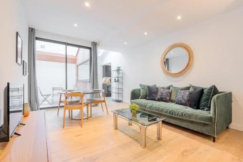 Fully equipped duplex with exterior and parking !