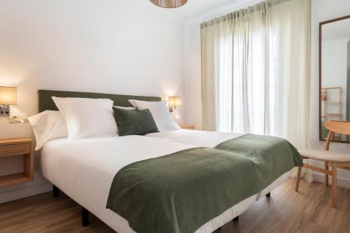 Magno Apartments Ave María