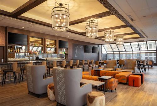 Posezení v ubytování DoubleTree By Hilton Sacramento