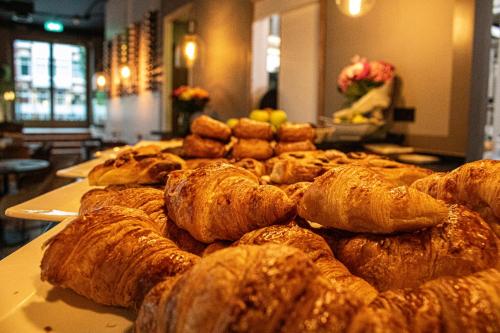 Comida en o cerca de este hotel