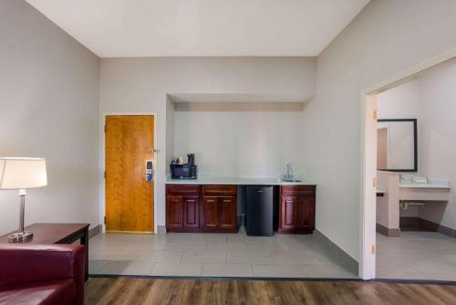 Gallery image of Rodeway Inn in Brandon