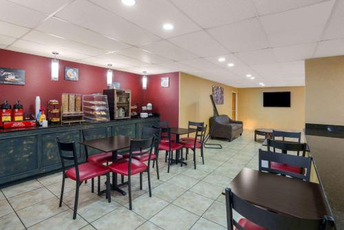 Gallery image of Rodeway Inn in Brandon