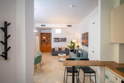 Apartamento Castilla 61 by SHS