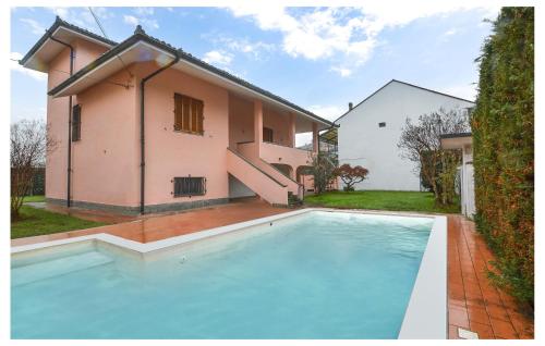 Pet Friendly Home In Castelnuovo Bormida With Kitchen