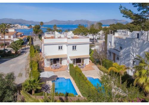 Traumhafte Villa Maricel für 8 Gäste am Meer