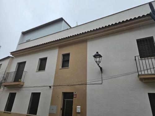 Το κτήριο όπου στεγάζεται  το διαμέρισμα