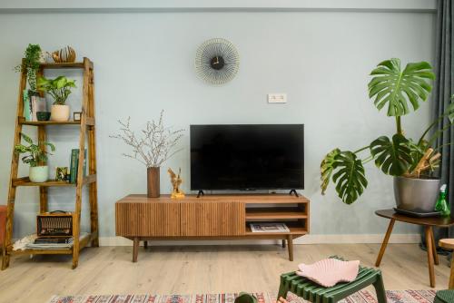 Mid-century Charm apartments в центре Алматы