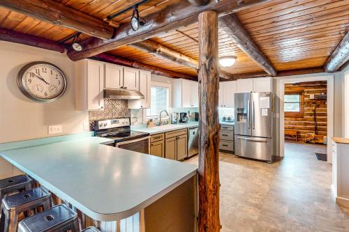 Una cocina o cocineta en Rock Stream Sanctuary