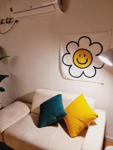 Gallery image of Yellow House - Duplex, Night view, White modern interior in Bucheon