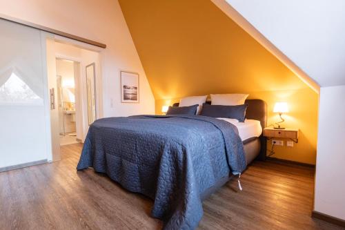 Postel nebo postele na pokoji v ubytování Residenz - Haus Wasser - Penthouse - Sauna - Parkplatz