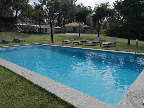 Der Swimmingpool an oder in der Nähe von Casa de Férias do Parque da Peneda 2