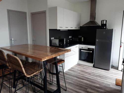 Petite maison proche plage 2/4 p