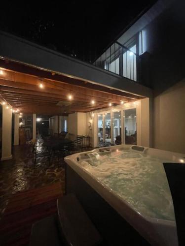 Φωτογραφία από το άλμπουμ του The Lakehouse σε Hendersonville