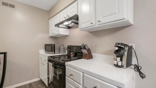 Gallery image of Landing Modern Apartment with Amazing Amenities (ID8638X74) in St Petersburg