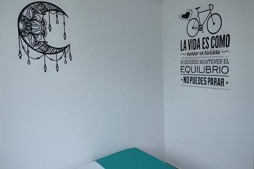 a picture of a basketball hoop and a bike at GURUS FR | Elegante Apartamento en parque acuático Dosquebradas in Dosquebradas