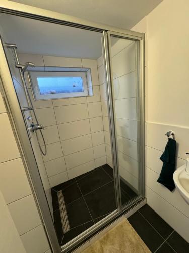 Ένα μπάνιο στο Gästewohnung Birkenblick
