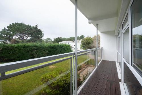 Μπαλκόνι ή βεράντα στο Dog Friendly Appartement In Sandbanks Peninsula