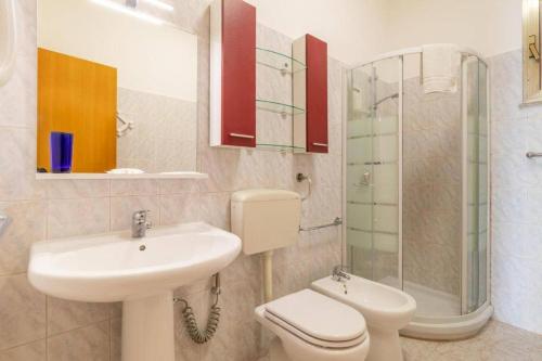 Un baño de Piccola Pomelia