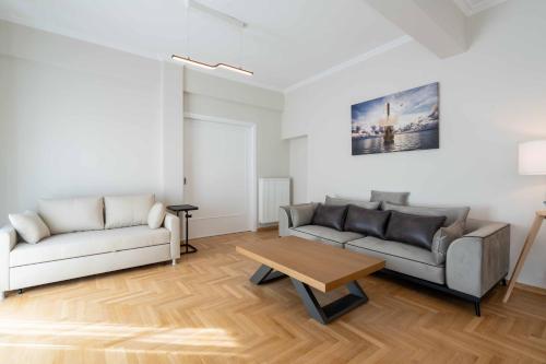 Corner Penthouse in Acropolis