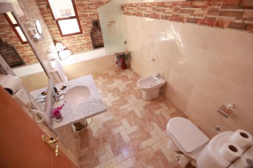 Ein Badezimmer in der Unterkunft Kasbah Tizimi