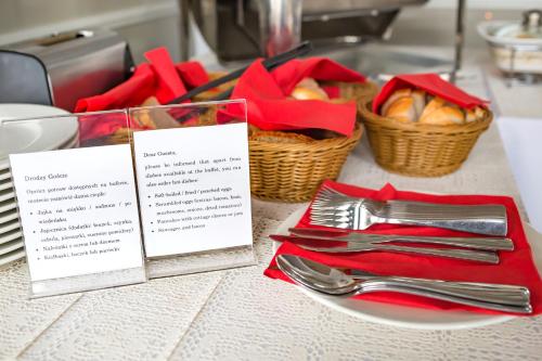 Jídlo v hotelu nebo okolí