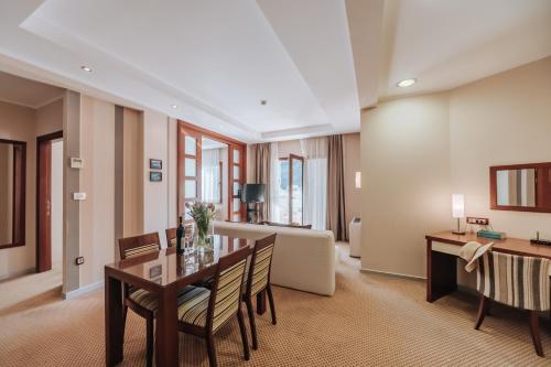 Gallery image of Apartments Del Mar in Petrovac na Moru