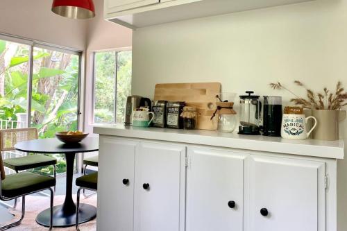 Stunning Hollywood Midcentury Modern-Views-Best Location! photo 26