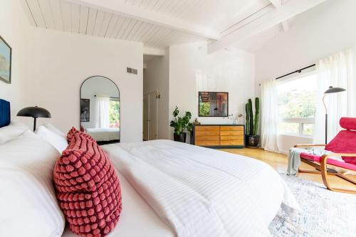 Stunning Hollywood Midcentury Modern-Views-Best Location! photo 33