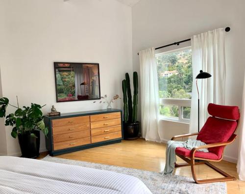 Stunning Hollywood Midcentury Modern-Views-Best Location! photo 29