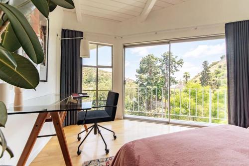 Stunning Hollywood Midcentury Modern-Views-Best Location! photo 8