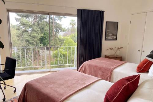 Stunning Hollywood Midcentury Modern-Views-Best Location! photo 38