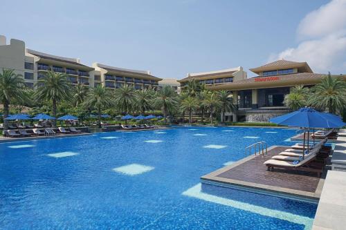 Sheraton Shenzhou Peninsula Resortの敷地内または近くにあるプール