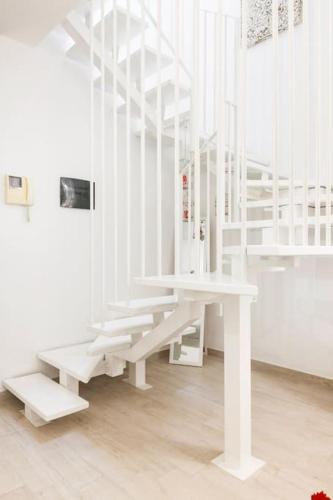Elegant Triplex Townhouse with Luxe Terrace
