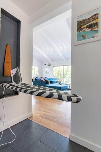 Stunning Hollywood Midcentury Modern-Views-Best Location! photo 35