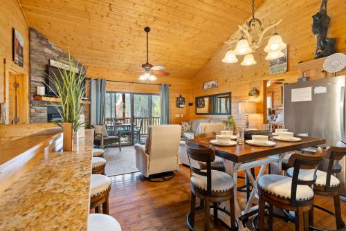 Hillbilly Hideaway - WIFI, Hot Tub, Game Room Free Attractions Tickets ...