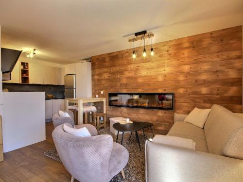 Appartement rénové 3 pièces avec balcon et cheminée, Belle Plagne