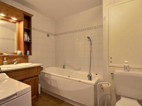 Appartement rénové 3 pièces avec balcon et cheminée, Belle Plagne