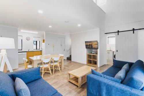 Posezení v ubytování Amalfi Resort Busselton's Best Kept Secret