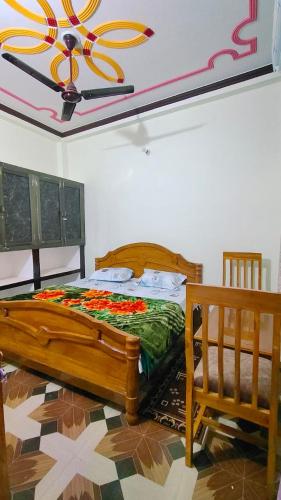 Un ou plusieurs lits dans un hébergement de l'établissement Sudama Dham Homestay