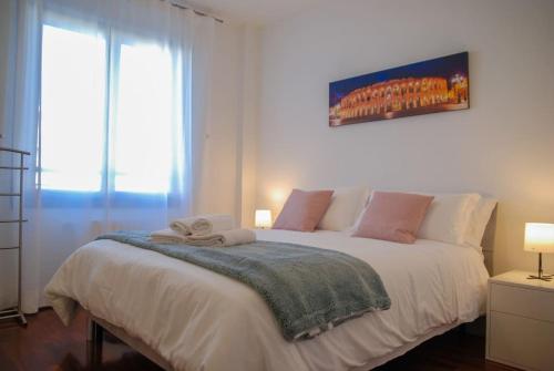 Double Space Apartment - Milano Santa Giulia- 6 guests 2 bedrooms 2 bathrooms-Airport -Train-Garage
