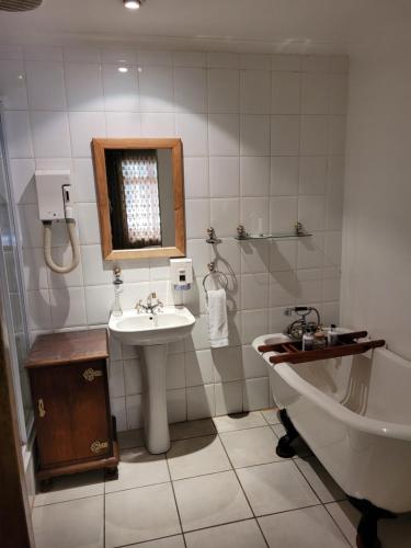 Bilik mandi di Herb Garden Guesthouse