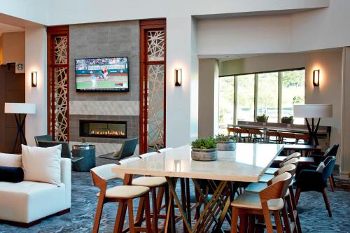 Χώρος καθιστικού στο Minneapolis Marriott West