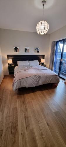 BEL APPARTEMENT MODERNE avec TERRASSE AC CLIMATISATION- PARKING with additionnal fees