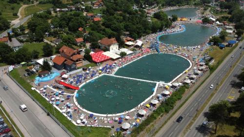 Άποψη από ψηλά του Panonika Tuzla