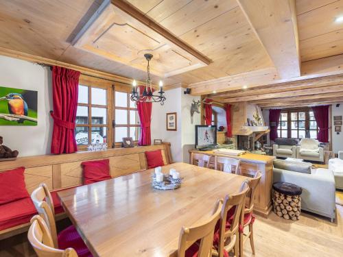 Gallery image of Chalet La Tania, 6 pièces, 10 personnes - FR-1-568-46 in Courchevel