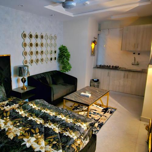 Luxury Studio Apartment tesisinde bir oturma alanı