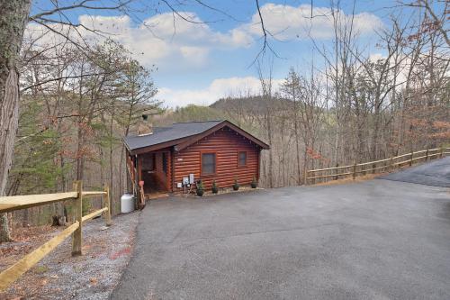 Briar Brook - Private Smoky Mountain Luxury Log Home with 2 Fireplaces, Hot Tub & Community Pool photo 28