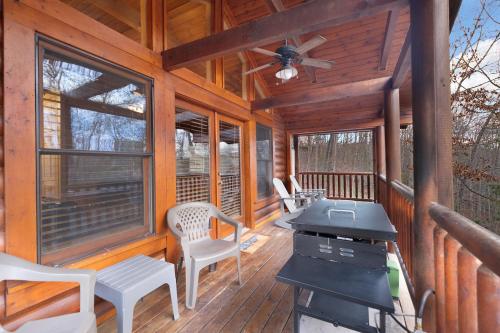Briar Brook - Private Smoky Mountain Luxury Log Home with 2 Fireplaces, Hot Tub & Community Pool photo 19