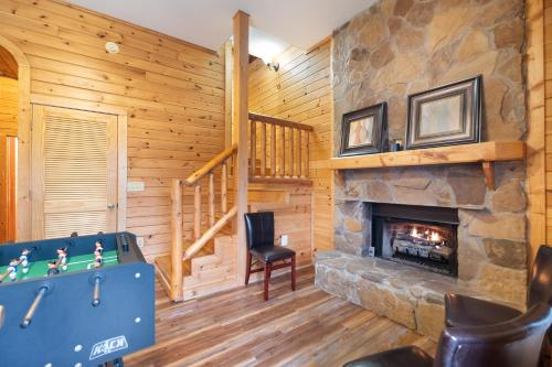 Briar Brook - Private Smoky Mountain Luxury Log Home with 2 Fireplaces, Hot Tub & Community Pool photo 33